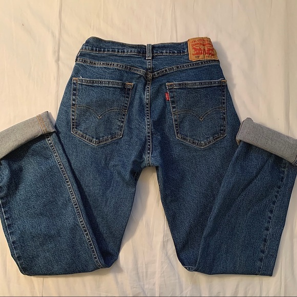 Cute Levi’s Jeans🤍 - Picture 2 of 3